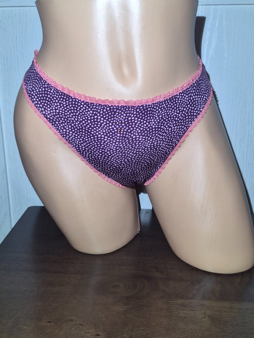 Victoria's Secret Thong Panties. New with Tags Size Medium.